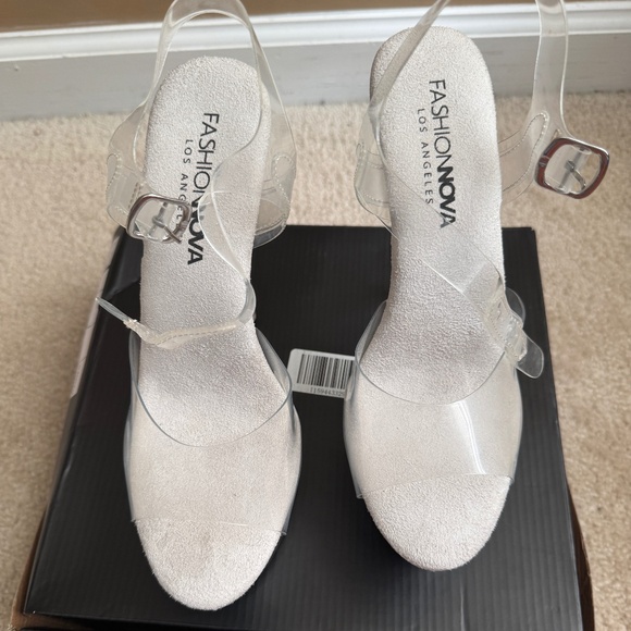 Fashion nova  Extreme Platform Heels - Picture 5 of 5